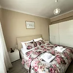 Cozy Flat Near Air Albania Stadium 1
